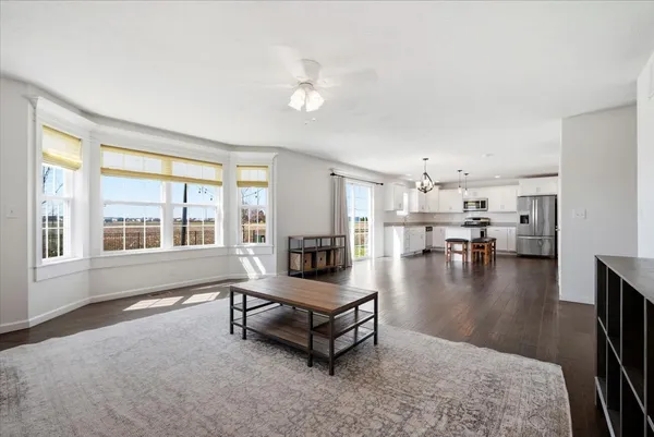 $389,500 | 1040 Homestead Drive, Bloomington, IL 61705