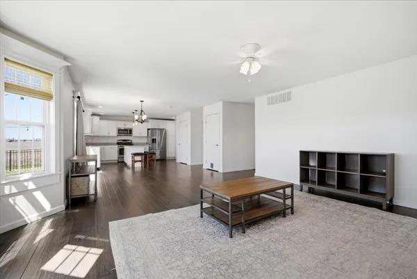 $389,500 | 1040 Homestead Drive, Bloomington, IL 61705