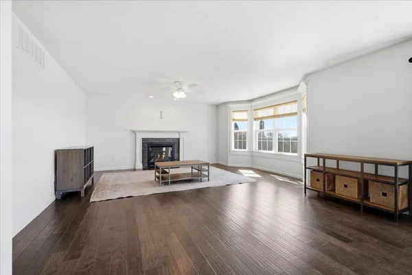 $389,500 | 1040 Homestead Drive, Bloomington, IL 61705