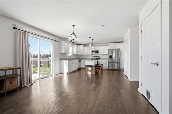 $389,500 | 1040 Homestead Drive, Bloomington, IL 61705