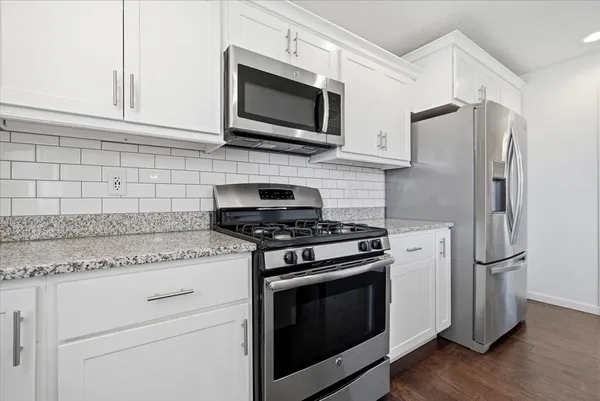 $389,500 | 1040 Homestead Drive, Bloomington, IL 61705