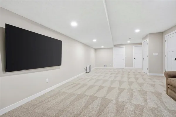 $389,500 | 1040 Homestead Drive, Bloomington, IL 61705