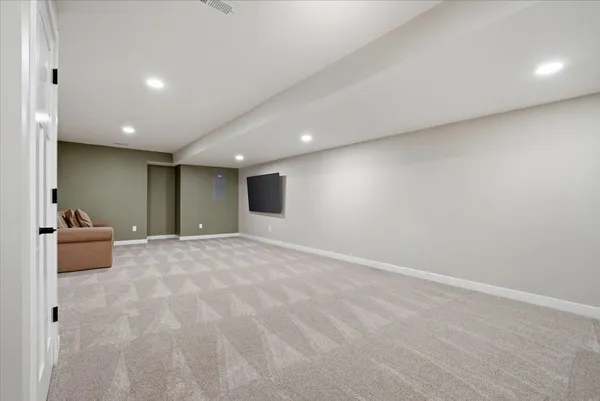 $389,500 | 1040 Homestead Drive, Bloomington, IL 61705