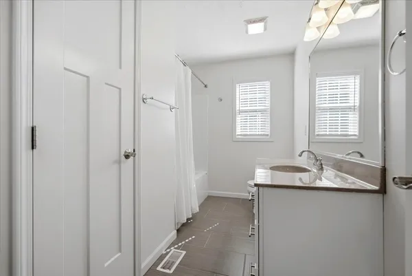 $389,500 | 1040 Homestead Drive, Bloomington, IL 61705