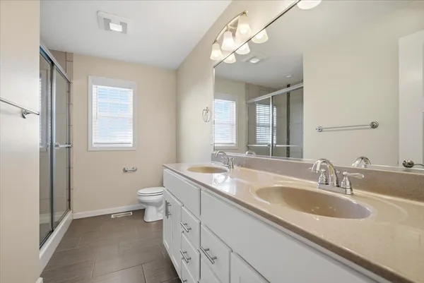 $389,500 | 1040 Homestead Drive, Bloomington, IL 61705