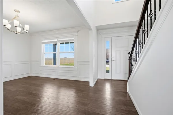 $389,500 | 1040 Homestead Drive, Bloomington, IL 61705