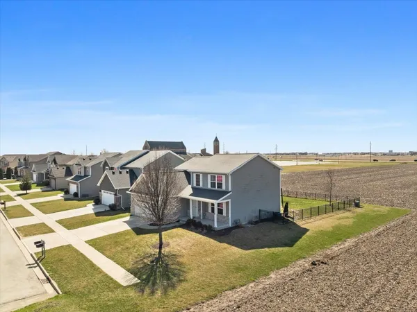 $389,500 | 1040 Homestead Drive, Bloomington, IL 61705