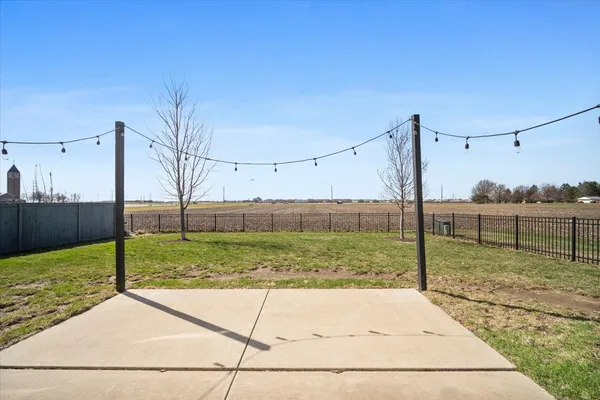 $389,500 | 1040 Homestead Drive, Bloomington, IL 61705