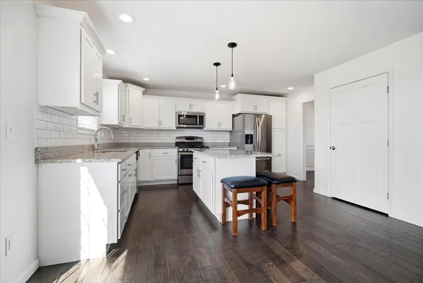 $389,500 | 1040 Homestead Drive, Bloomington, IL 61705