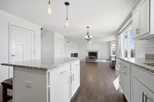 $389,500 | 1040 Homestead Drive, Bloomington, IL 61705