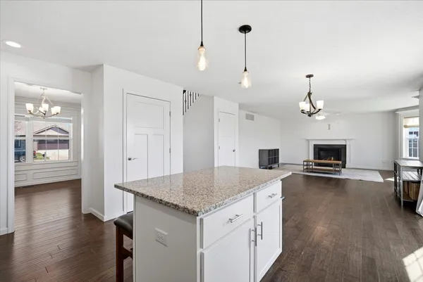 $389,500 | 1040 Homestead Drive, Bloomington, IL 61705