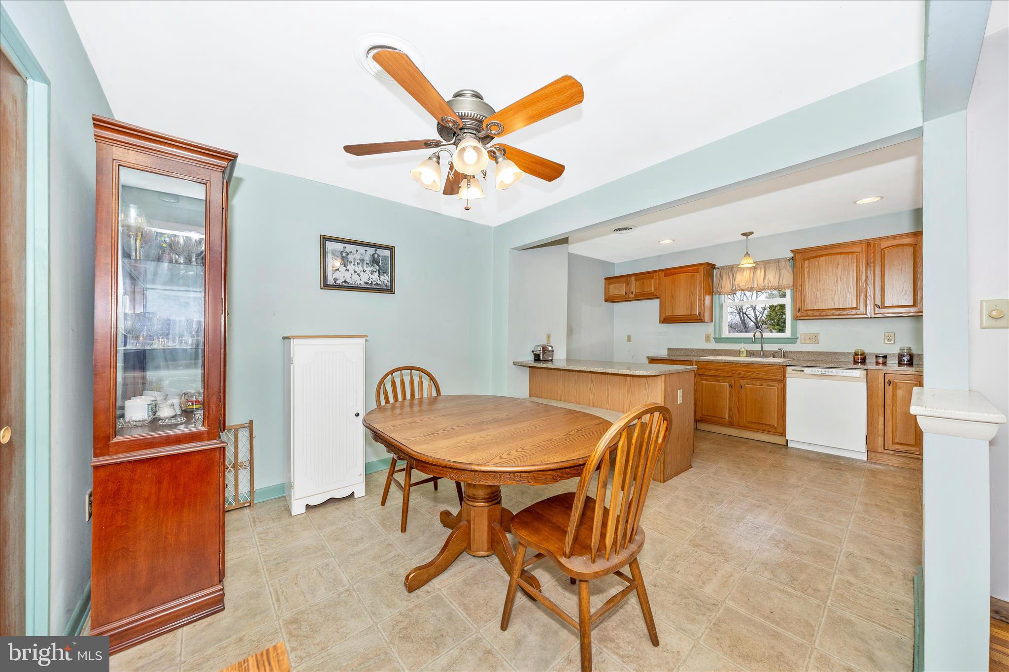 411 9th Avenue Brunswick, MD 21716 - Photo 11 of 53 Dining Room