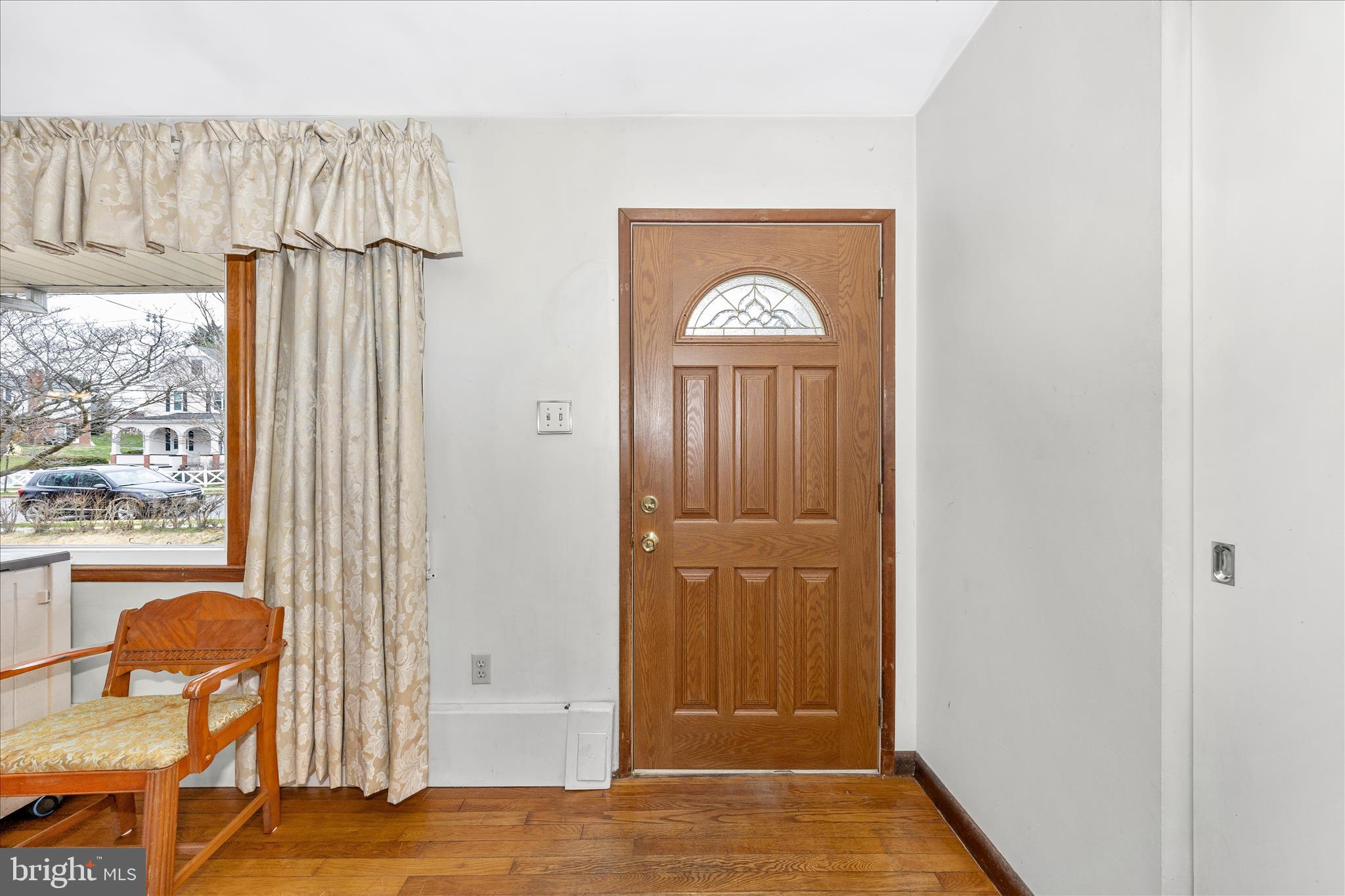 411 9th Avenue Brunswick, MD 21716 - Photo 2 of 53 Foyer