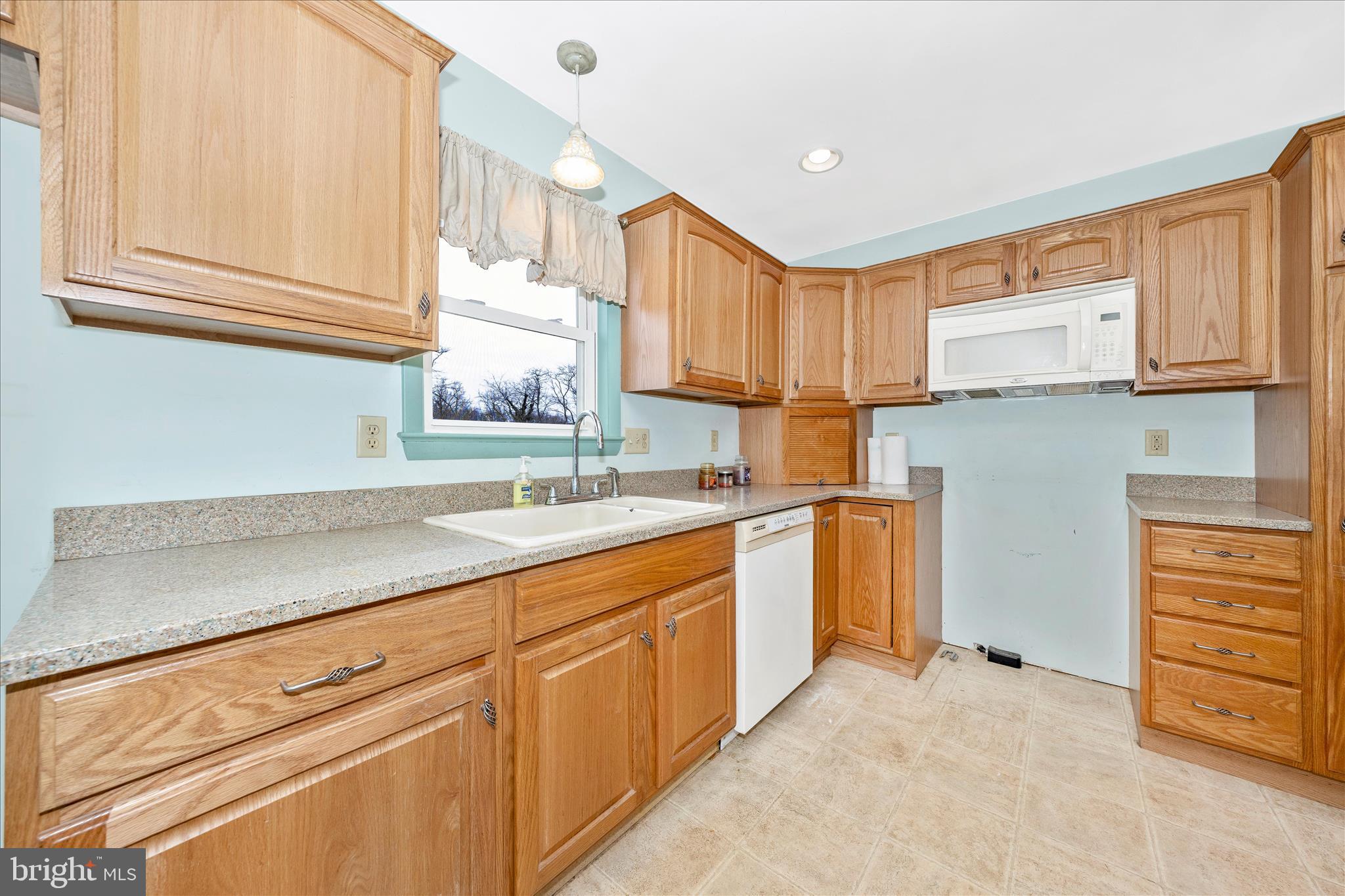 411 9th Avenue Brunswick, MD 21716 - Photo 21 of 53 Kitchen