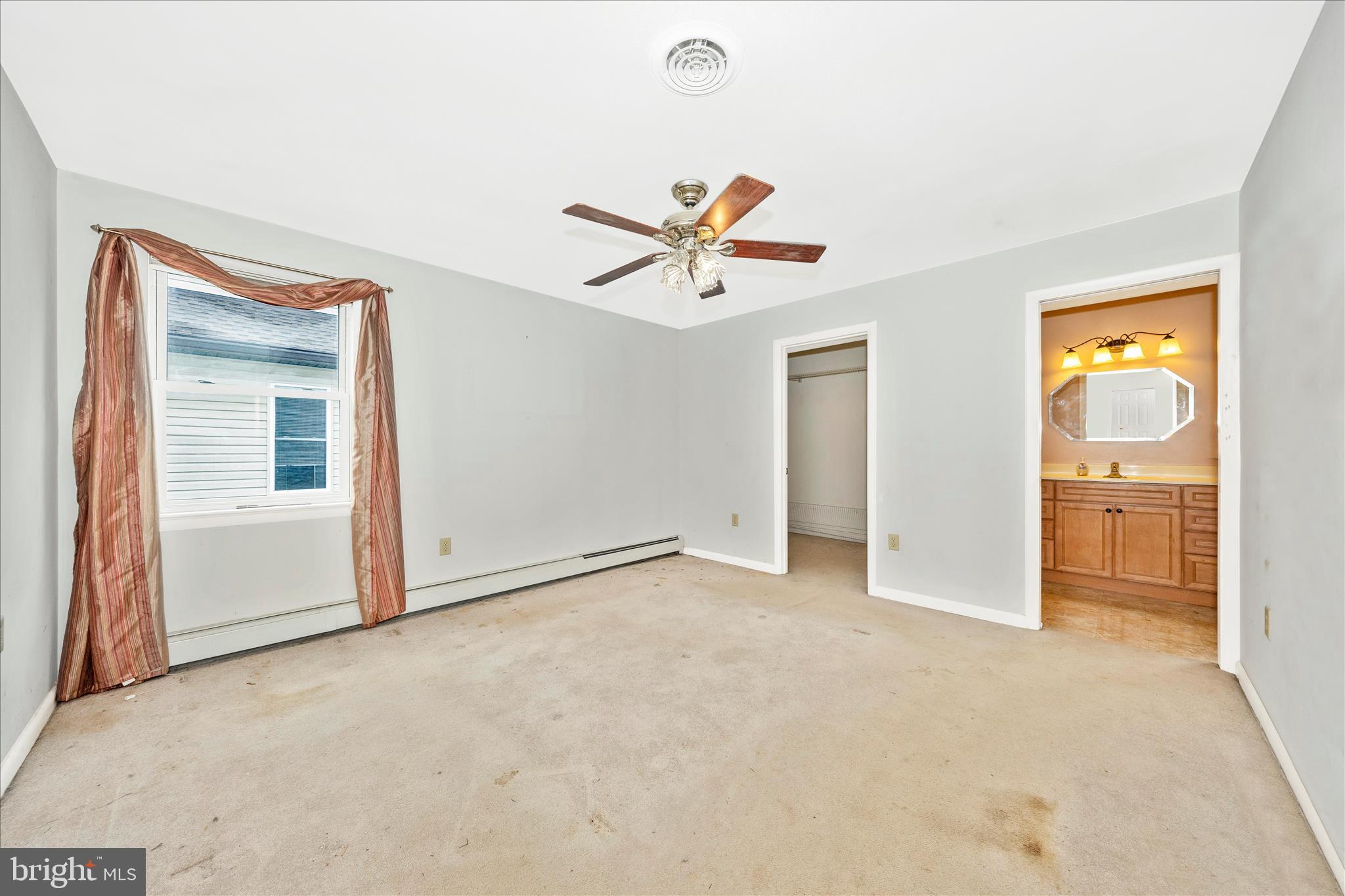 411 9th Avenue Brunswick, MD 21716 - Photo 22 of 53 Primary Bedroom