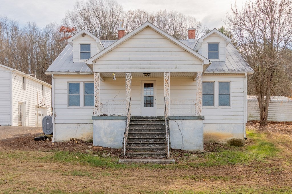 2195 West Ridge Road Wytheville, VA 24382 - Photo 3 of 70 Gallery Image 3