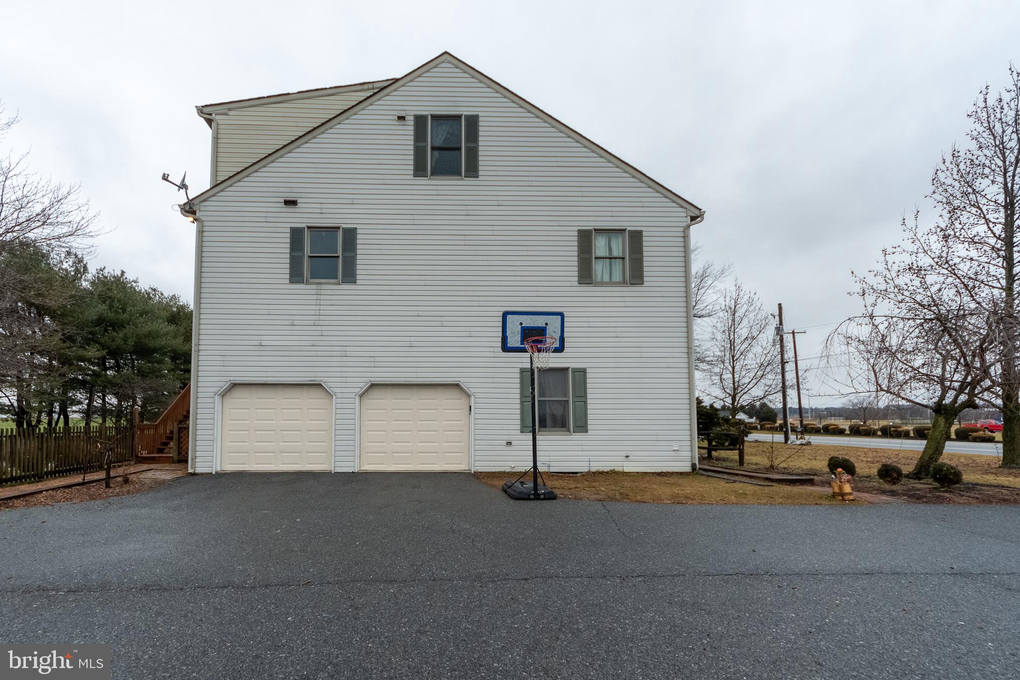 1478 Lancaster Road Manheim, PA 17545 - Photo 4 of 47