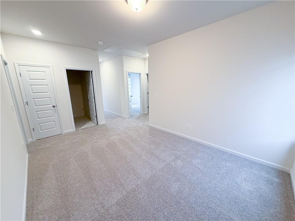 145 Red Oak Lane Calhoun, GA 30701 - Photo 12 of 18 a view of an empty room and closet