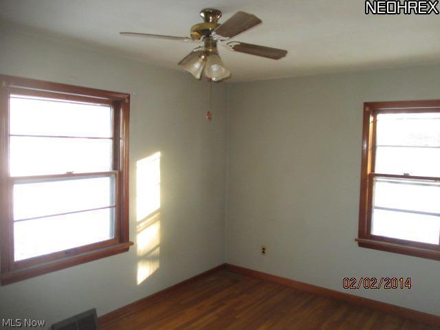 1334 Root Road Lorain, OH 44052 - Photo 7 of 9