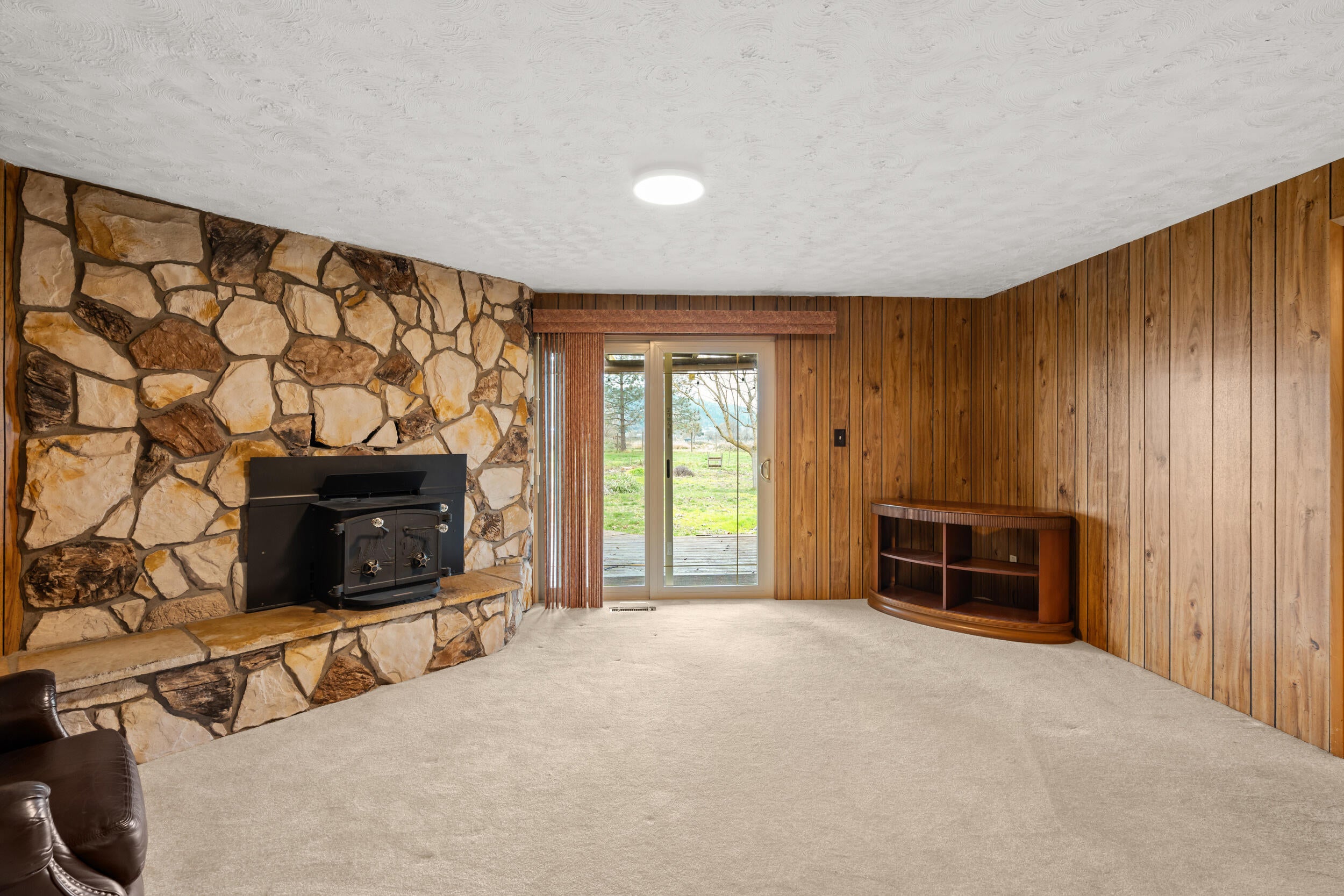 4269 Grant Road Central Point, OR 97502 - Photo 9 of 43 4269-grant-rd-09
