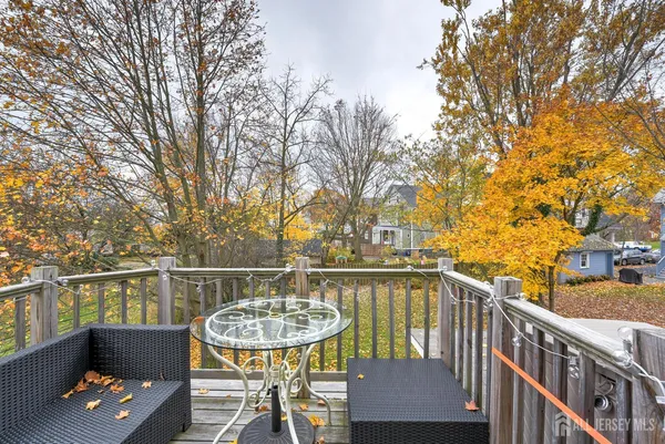 a view of a car park in front of house