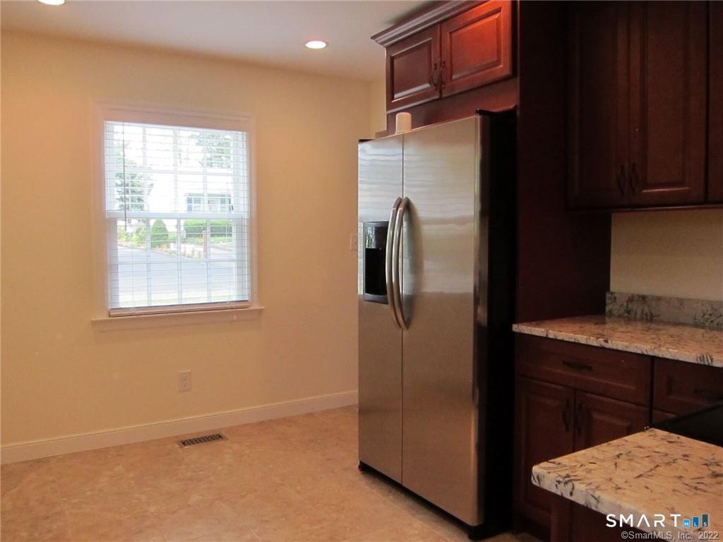 8 Rochambeau Avenue Ridgefield, CT 06877 - Photo 5 of 15 Gallery Image 5
