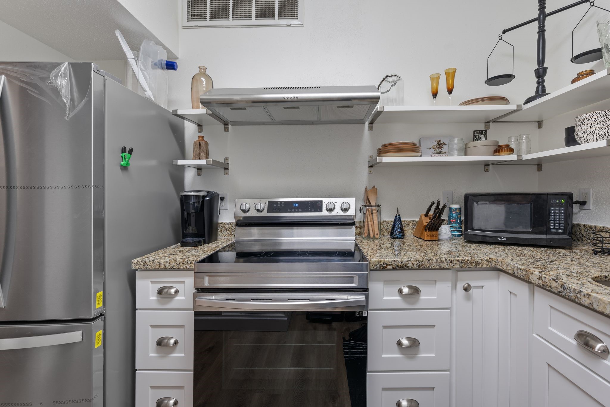 2100 Tanglewilde Street, Unit 422 Houston, TX 77063 - Photo 9 of 16