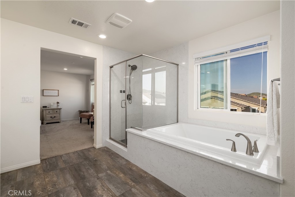 30538 Oasis Road Murrieta, CA 92563 - Photo 16 of 29 Master bathroom with deep soaking tub