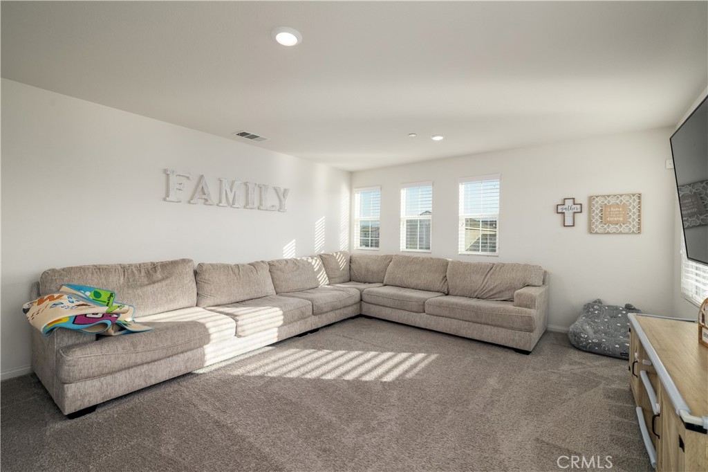 30538 Oasis Road Murrieta, CA 92563 - Photo 10 of 26 Upstairs loft