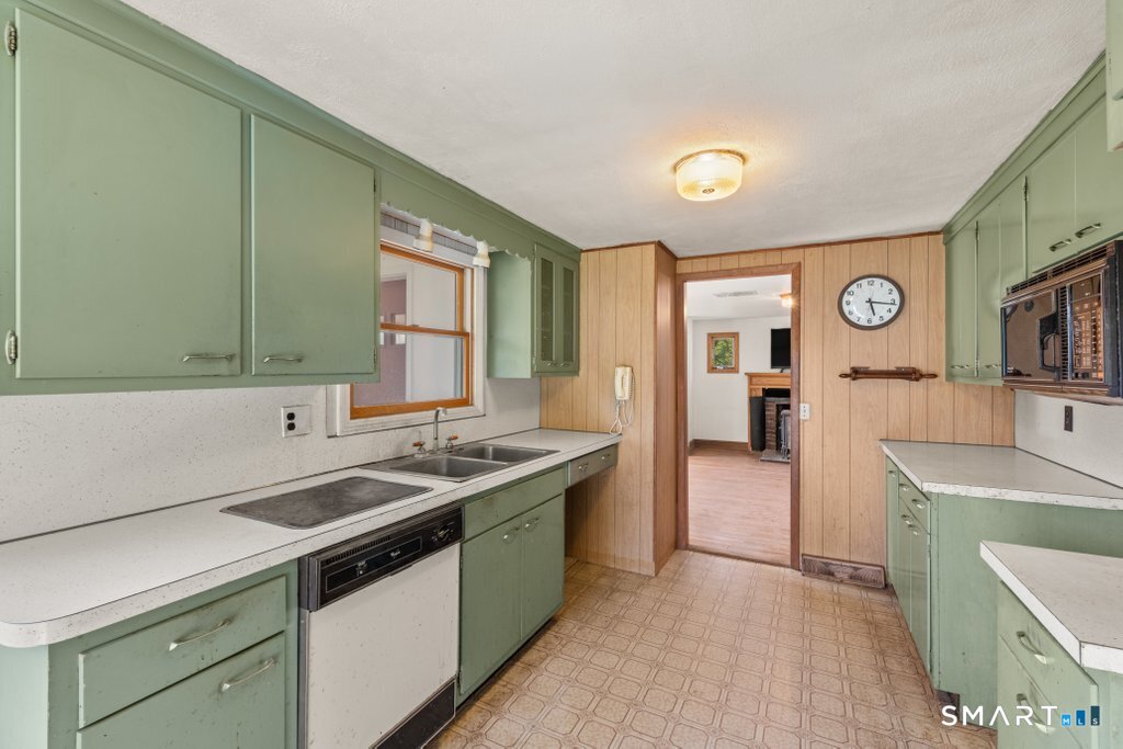 30 Old Middle Road Brookfield, CT 06804 - Photo 10 of 35 Gallery Image 10
