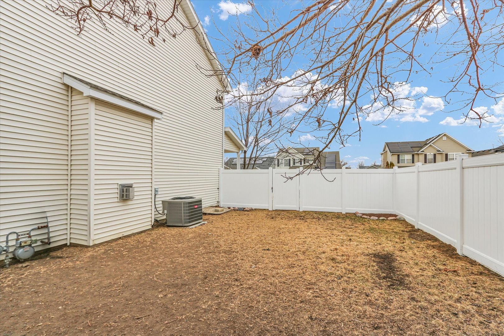 1328 West Ridge Lane Champaign, IL 61822 - Photo 36 of 41 a view of a backyard