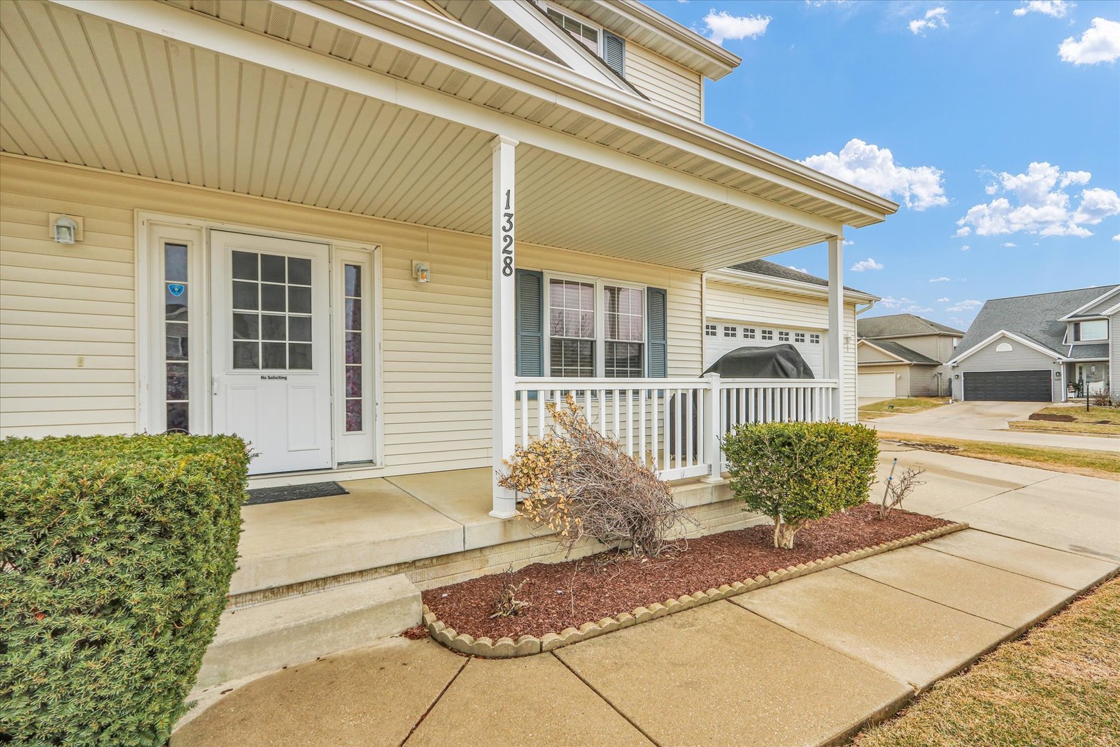 1328 West Ridge Lane Champaign, IL 61822 - Photo 5 of 41 a front view of a house