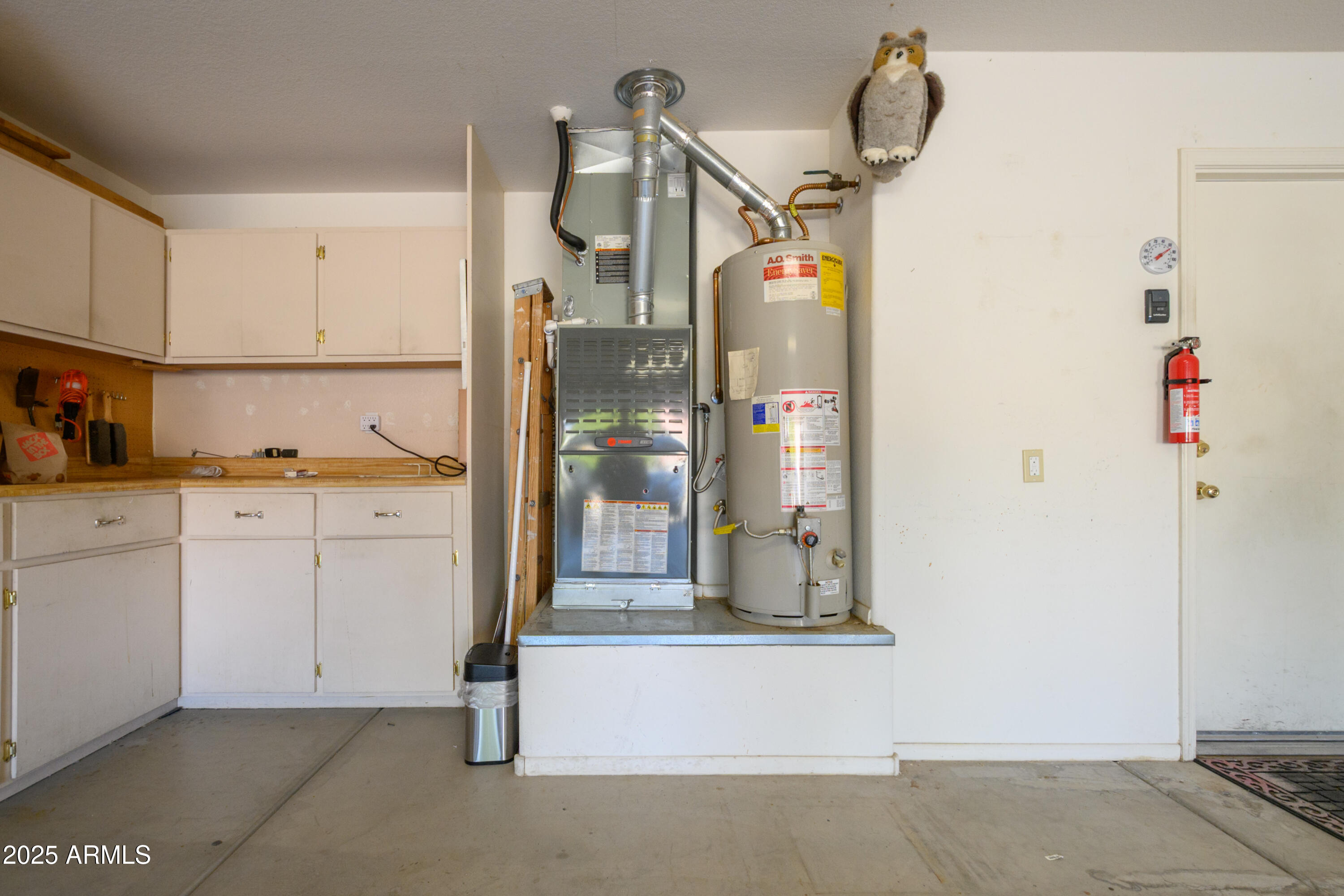 15883 West Cisa Rio Lane Surprise, AZ 85374 - Photo 35 of 45 a very nice looking room with a kitchen