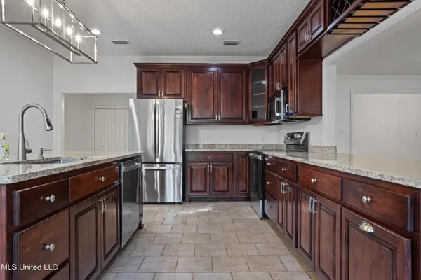 $349,500 | 5808 Ridge Road, Ocean Springs, MS 39564