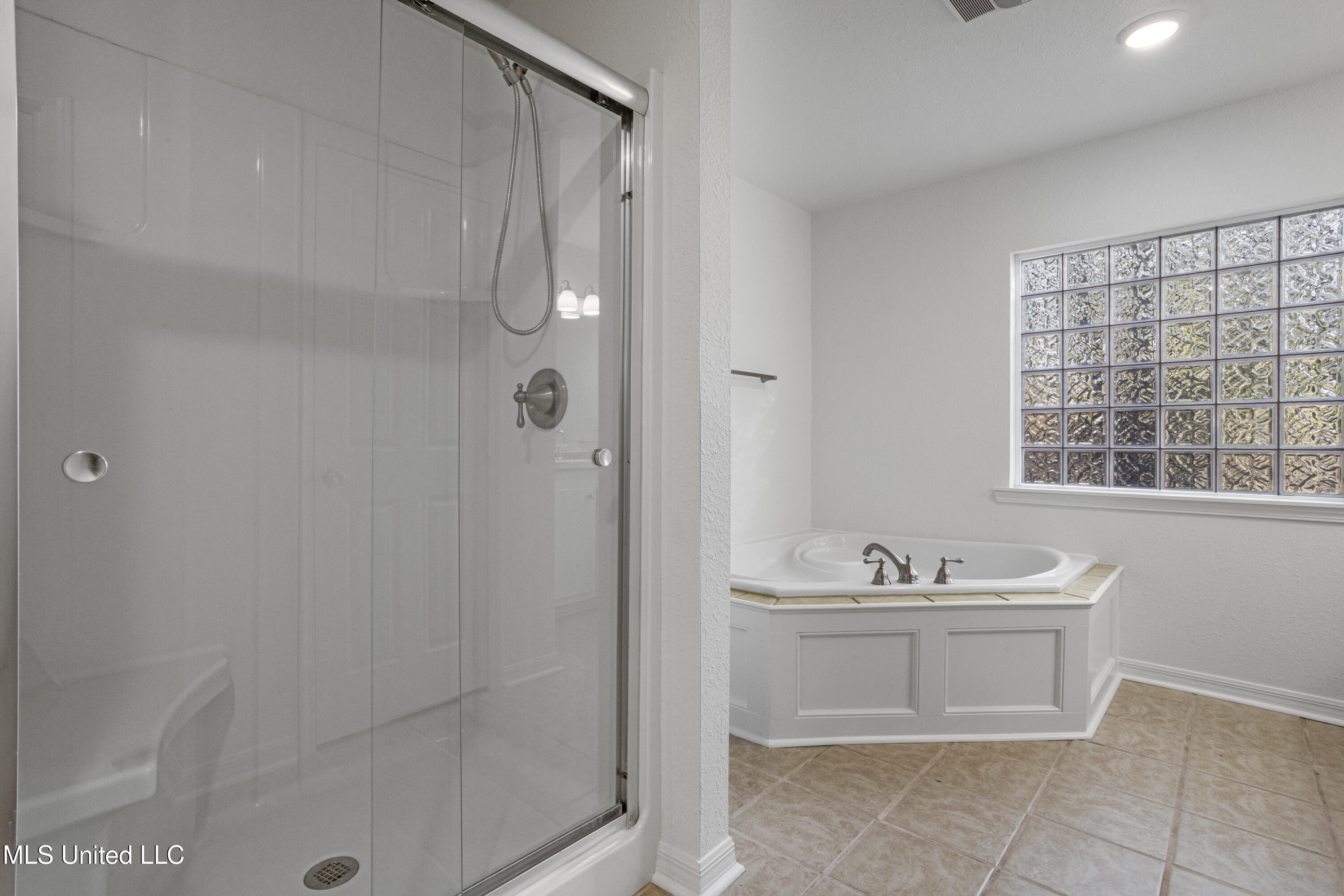 5808 Ridge Road Ocean Springs, MS 39564 - Photo 25 of 40 0023