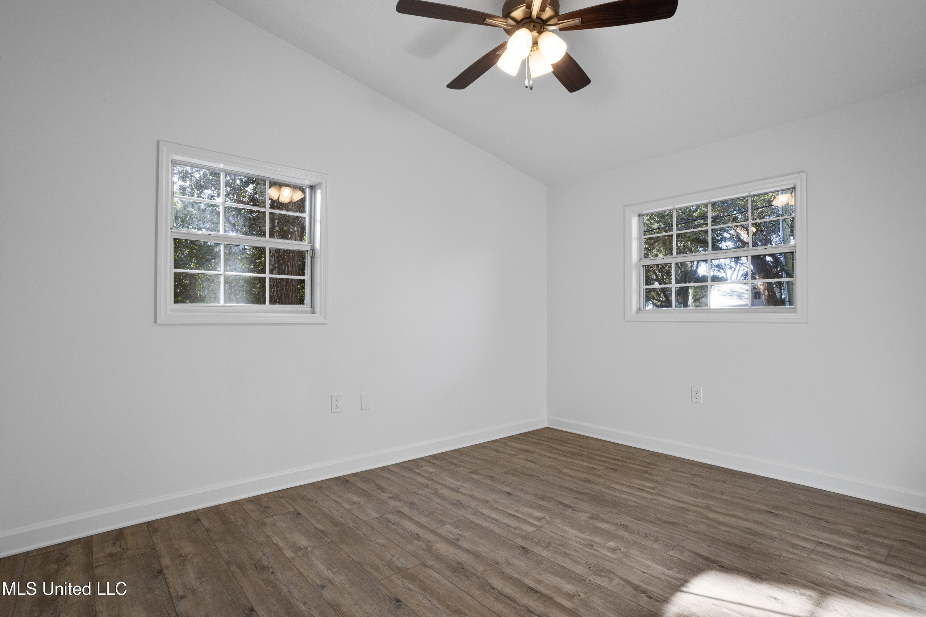 5808 Ridge Road Ocean Springs, MS 39564 - Photo 32 of 40 0030