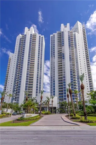 $7,500 | 19111 Collins Avenue, Unit 2807, Sunny Isles Beach, FL 33160