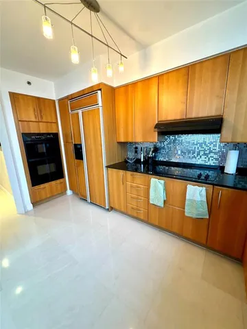 $7,500 | 19111 Collins Avenue, Unit 2807, Sunny Isles Beach, FL 33160