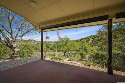 $785,000 | 145 Valley Home Road North, Comfort, TX 78013