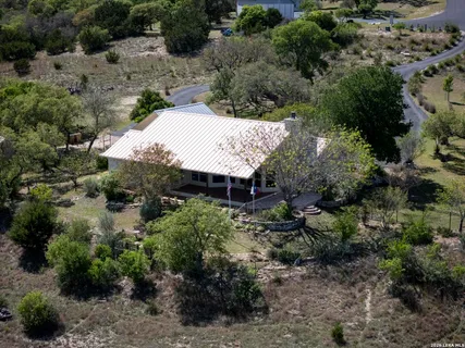 $785,000 | 145 Valley Home Road North, Comfort, TX 78013