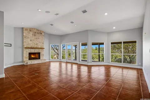 $785,000 | 145 Valley Home Road North, Comfort, TX 78013