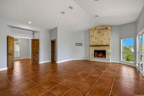 $785,000 | 145 Valley Home Road North, Comfort, TX 78013