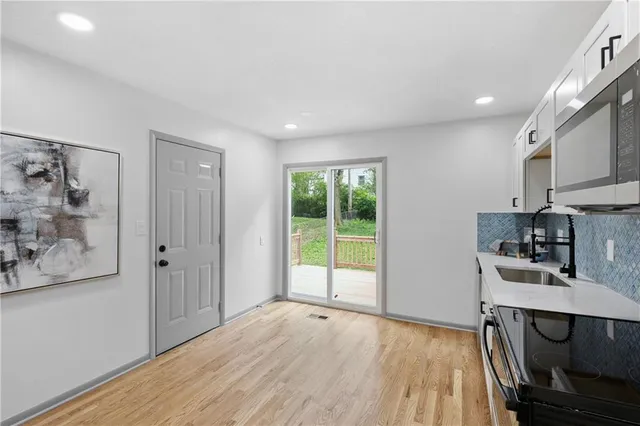 $349,950 | 6807 West 77th Street, Overland Park, KS 66204