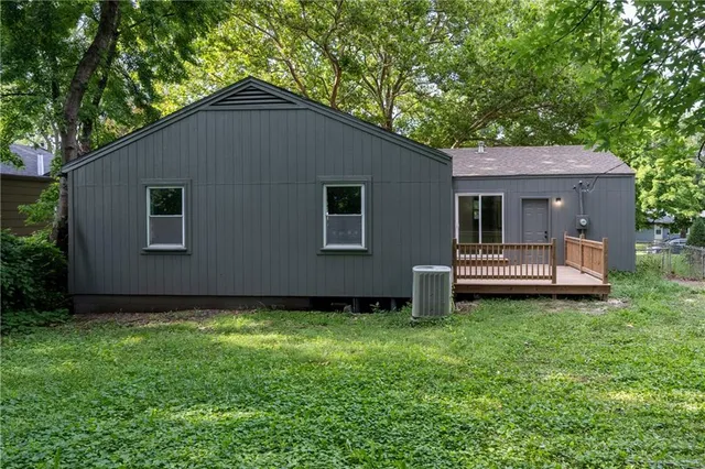 $349,950 | 6807 West 77th Street, Overland Park, KS 66204