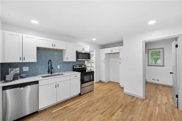 $349,950 | 6807 West 77th Street, Overland Park, KS 66204