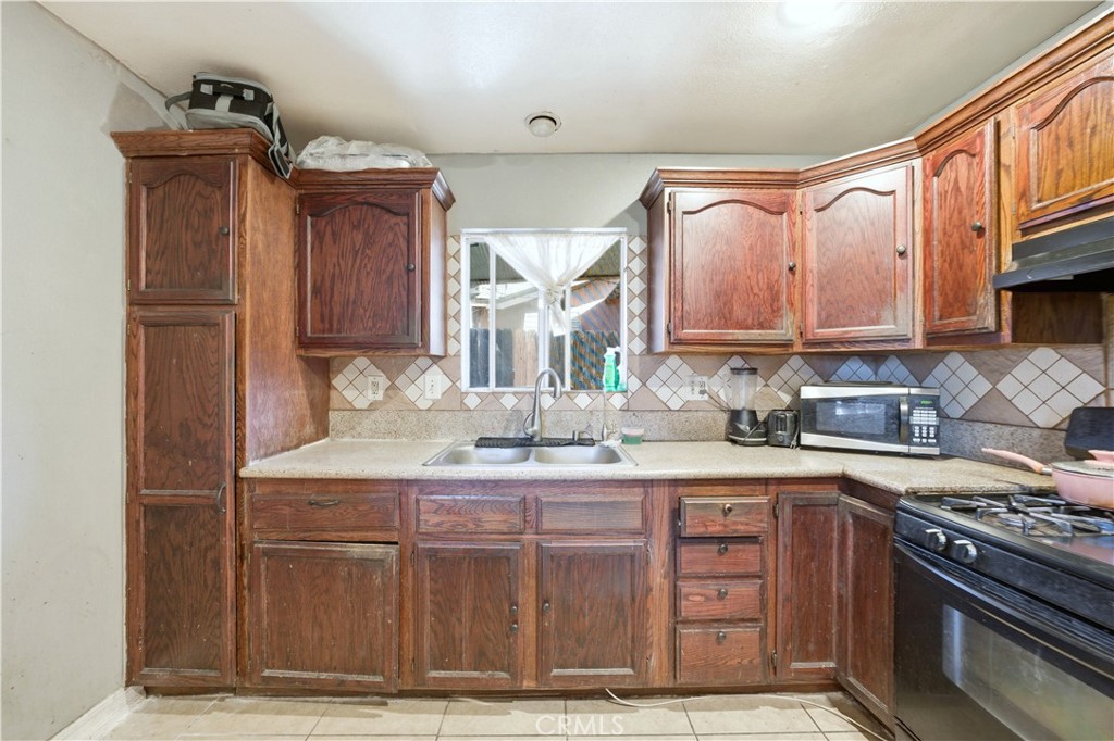 1230 Arthur Avenue Riverside, CA 92501 - Photo 9 of 37