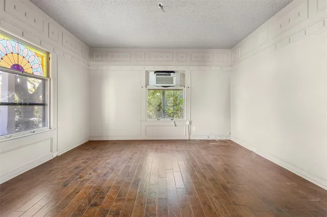 $299,900 | 511 Highland Avenue, Waxahachie, TX 75165