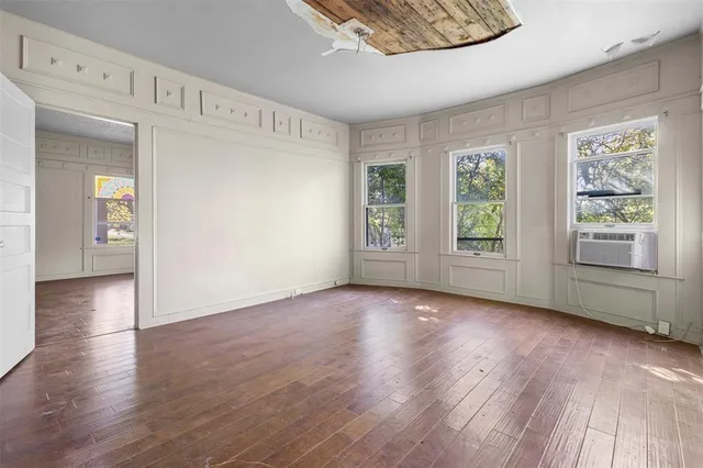 $299,900 | 511 Highland Avenue, Waxahachie, TX 75165