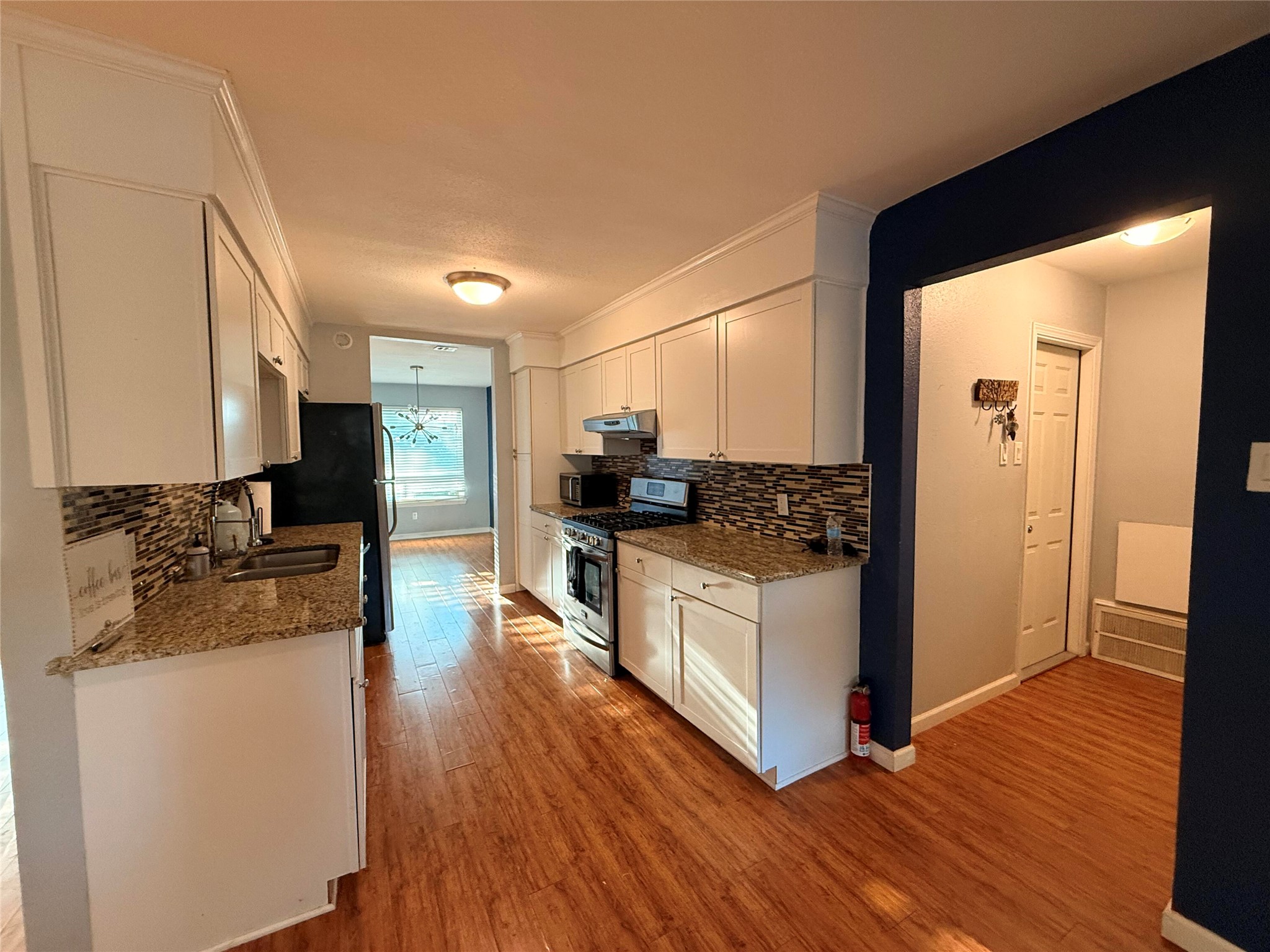 9003 Hunters Trace Austin, TX 78758 - Photo 8 of 22