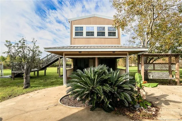 $199,900 | 910 Oak Lane, Hackberry, LA 70645